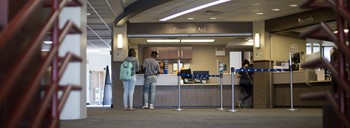 Students visit Financial Aid office